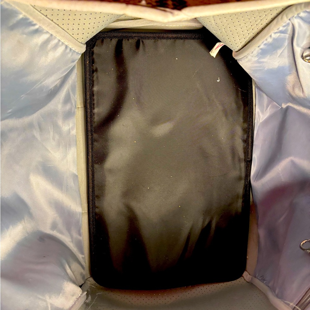 Prenelove tote bag